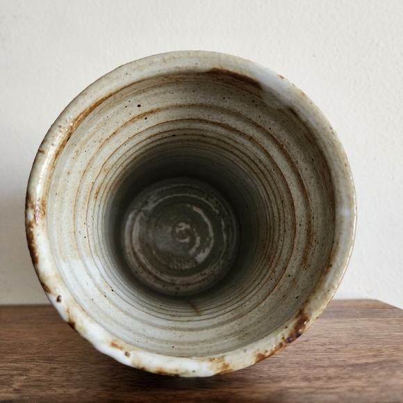 Vintage Handmade Artist Sign Nancy Pawel Fish Sketch Pottery Vase - Picture 7 of 8